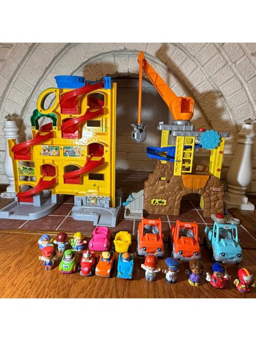 Little People Construction Site & Vintage Wheelies Race Trac SUPER RARE VHTF